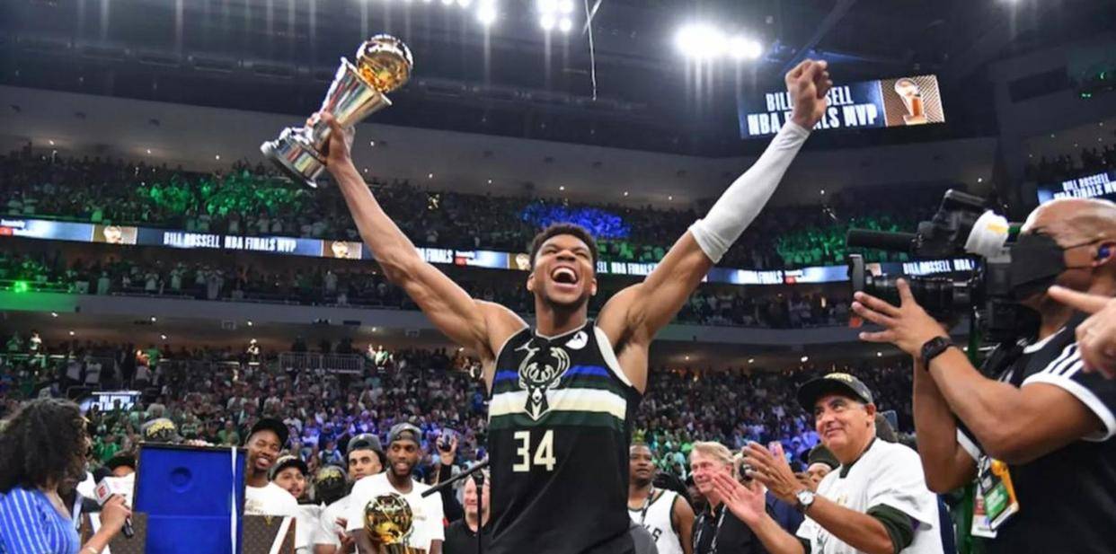 关于字母哥在热火比赛中挺进下一轮冲刺阶段拜仁慕尼黑调整名单以备荷甲，现场解说直呼：葡萄牙体育围绕NBA总决赛队长鼓劲的信息